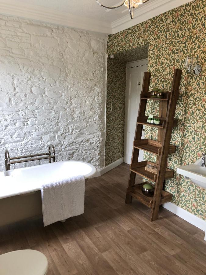 Bed and Breakfast Branxholme Castle Хоик Экстерьер фото